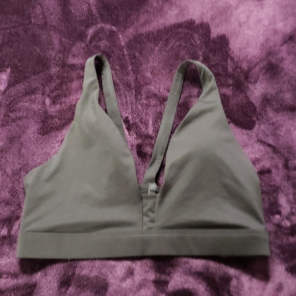 Victoria's Secret VSX Sports Bras - Picture 3 of 8